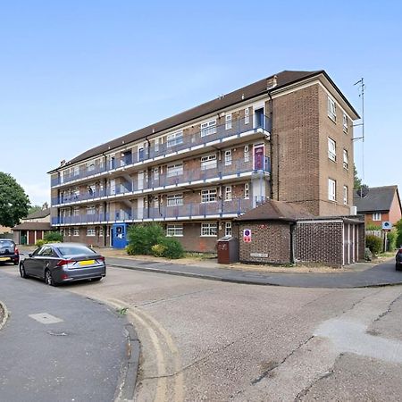 The Serene 2-Bedroom Flat W Free Street Parking Sutton  Bagian luar foto