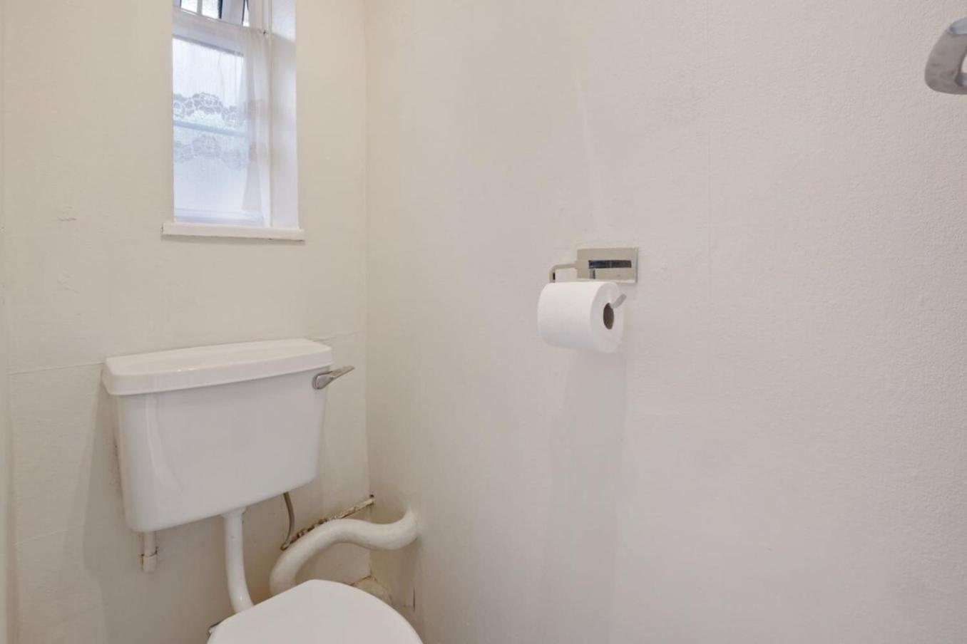 The Serene 2-Bedroom Flat W Free Street Parking Sutton  Bagian luar foto