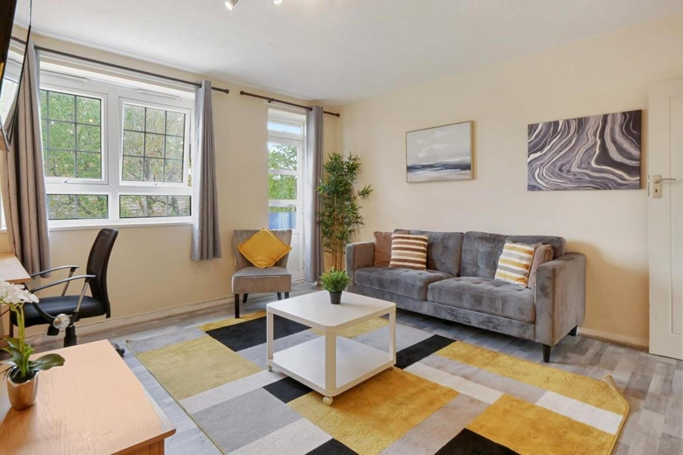 The Serene 2-Bedroom Flat W Free Street Parking Sutton  Bagian luar foto